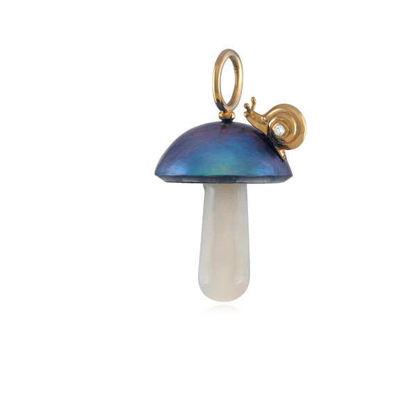 Blue Mabe Pearl Mushroom with Snail