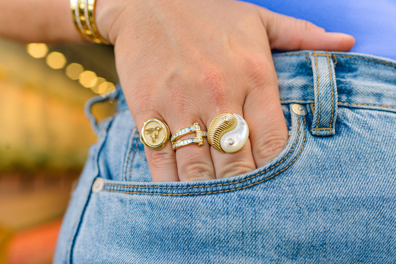 Mother Of Pearl Yin Yang Ring