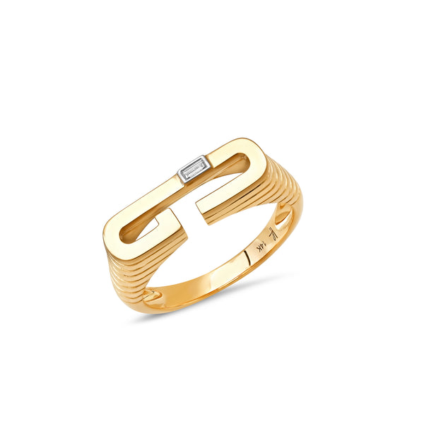 Ribbed Chunky Initial Ring "G"