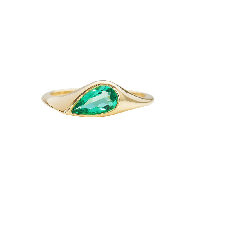 Solitare Engagement Ring with Pear Cut Emerald